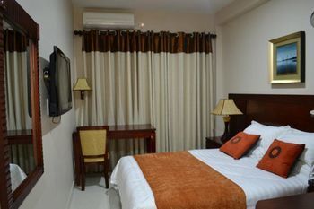Hotel Labama Gaborone Esterno foto
